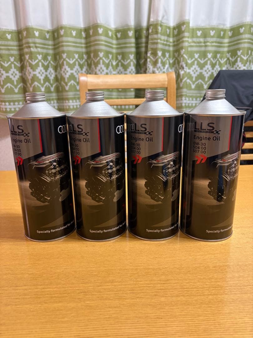 アウディLLS エンジンオイル 0W-30 4缶セット