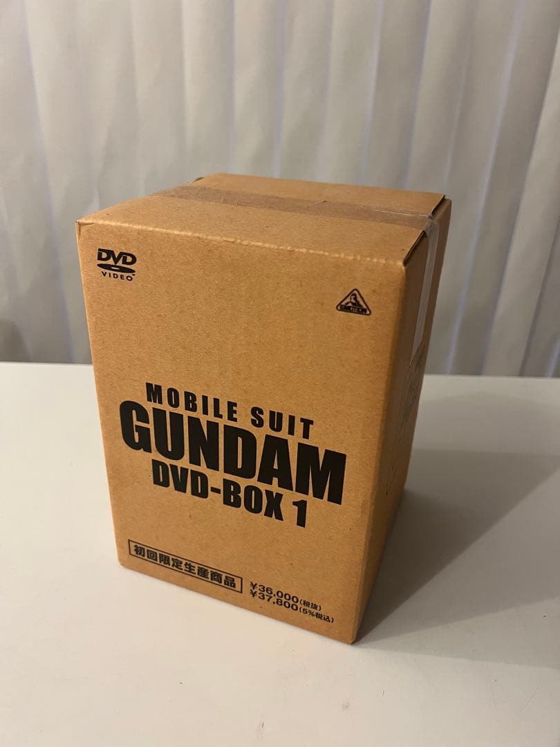 機動戦士ガンダムDVD-BOX 1【初回限定生産商品】特典フィギュア付き