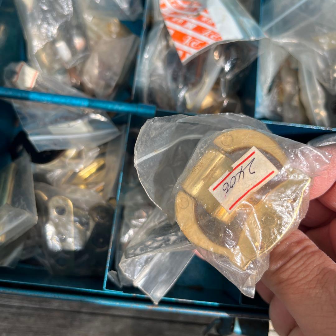 ヴィンテージ　色々部品　工具箱付き