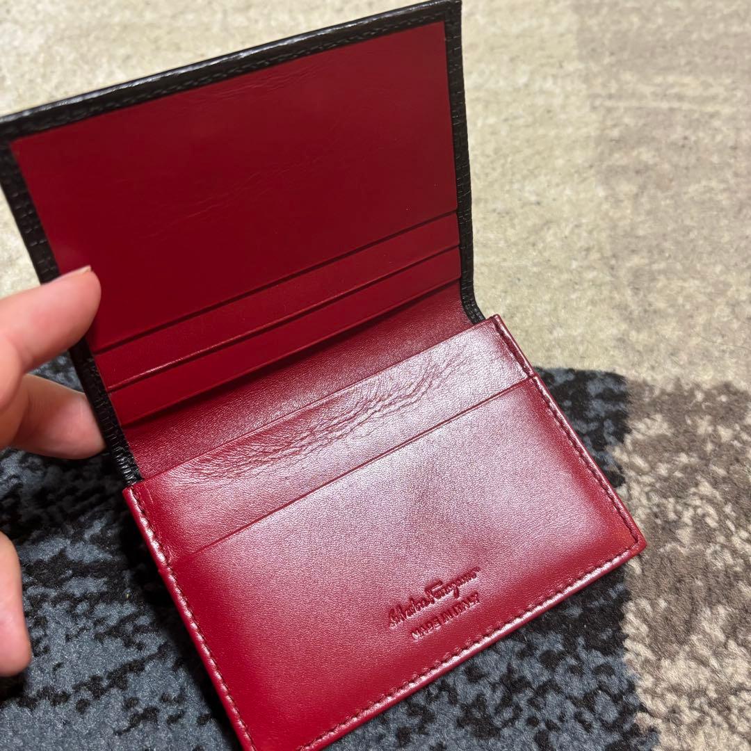 フェラガモ 名刺入れ