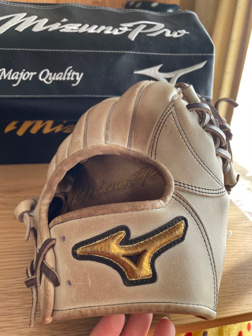 Mizuno Pro 硬式グローブ ベージュ　専用袋と箱付き　中古品