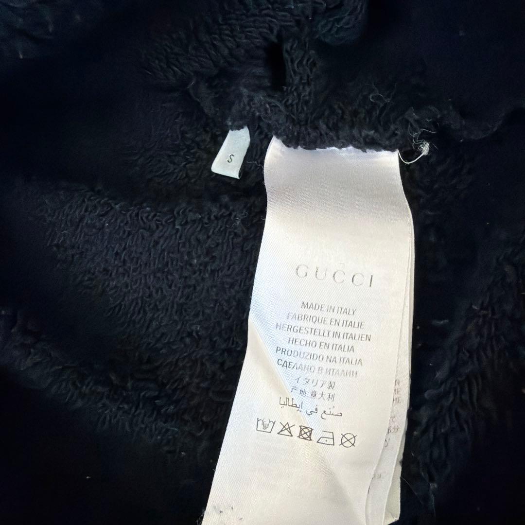 グッチ　トレーナー　スウェット　ロゴ