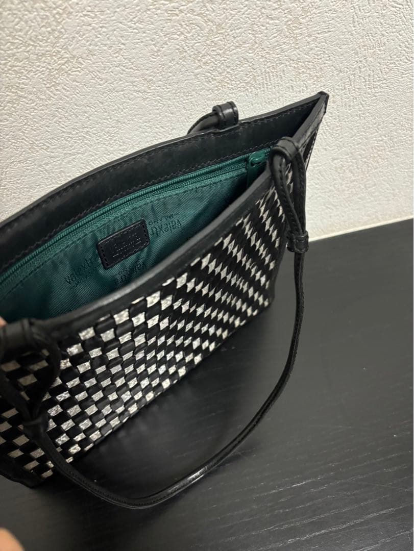 bbyaywaterr:Valextra: 薄型メッシュパーティバッグ、