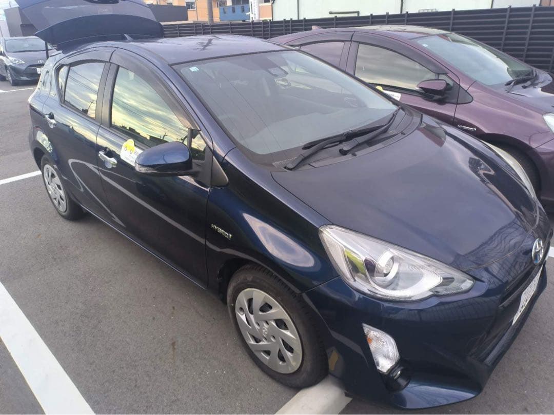 トヨタ アクア低走行大阪府