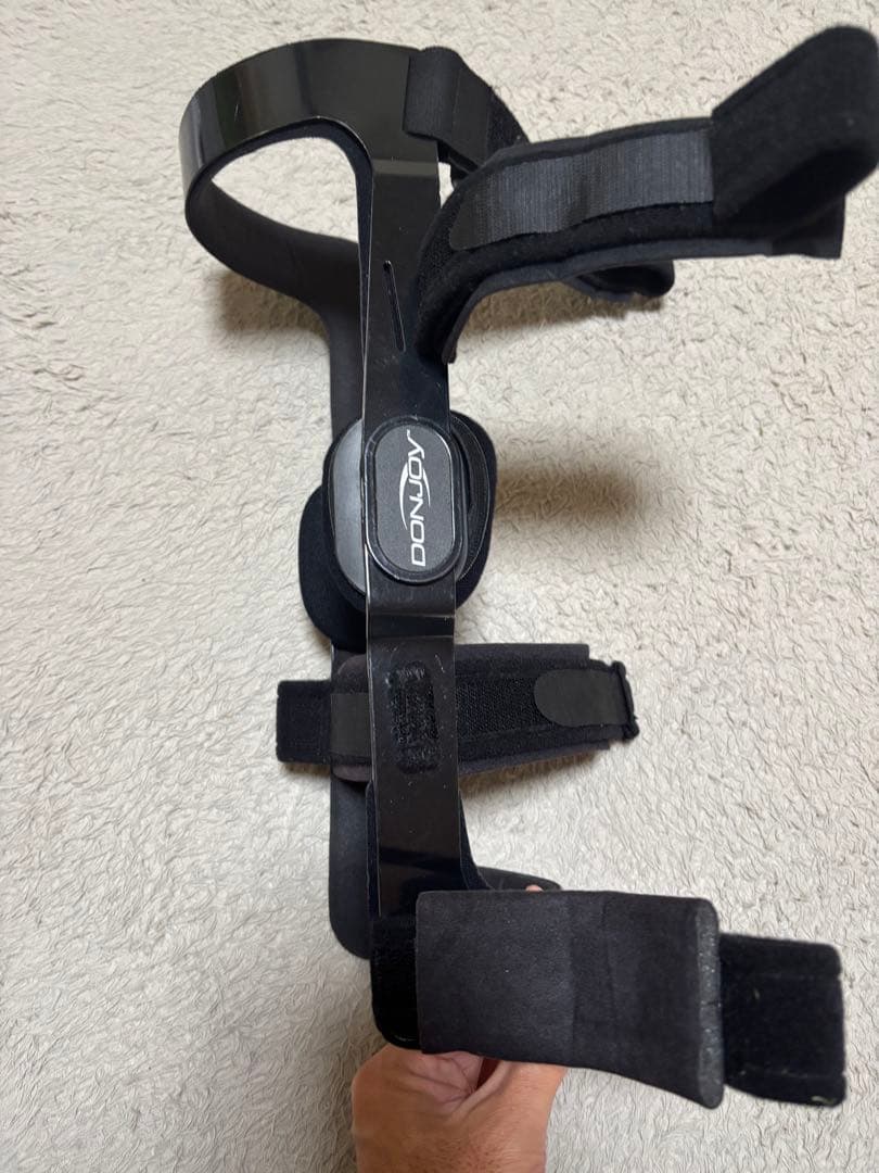 ドンジョイ　Donjoy 右足　M サイズ ブラック 調整可能　右足用