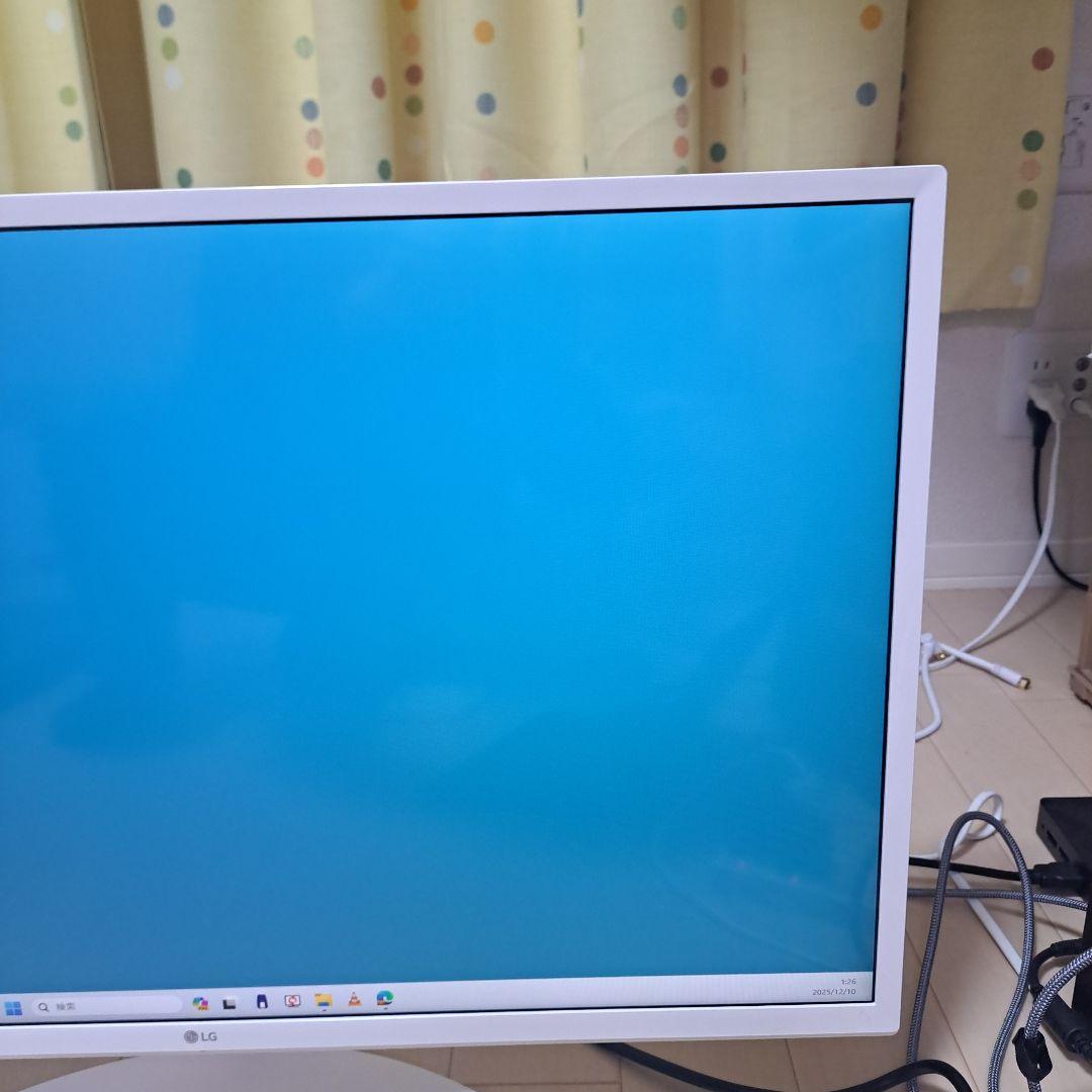 美品～普通!LG モニター 32MP58HQ-W ホワイト 大画面