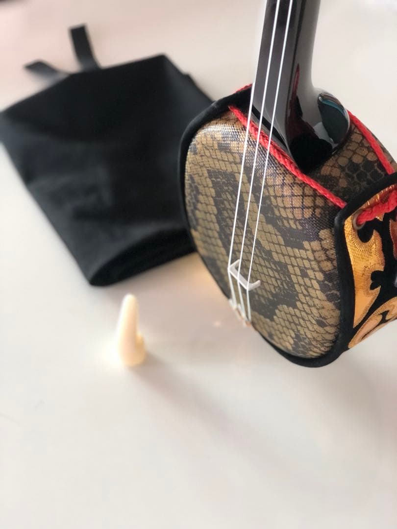 お値下げいたしました！新品！チューナー付ミニ三線！