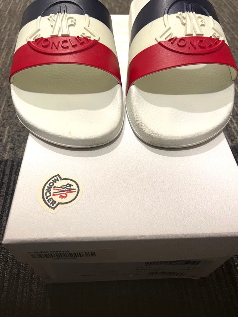 MONCLER トリコロール Basileサンダル 専用袋付き 41 ホワイト