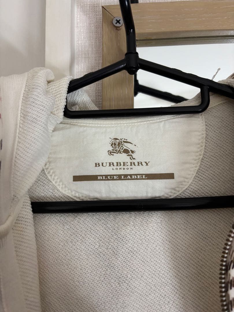 希少Burberry Blue Label チェック柄パーカー
