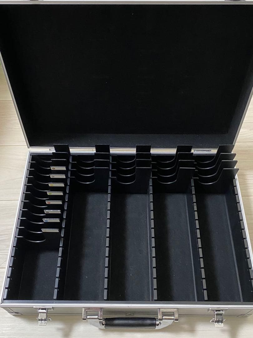 TOYGER CEO Storage アタッシュケース シルバー