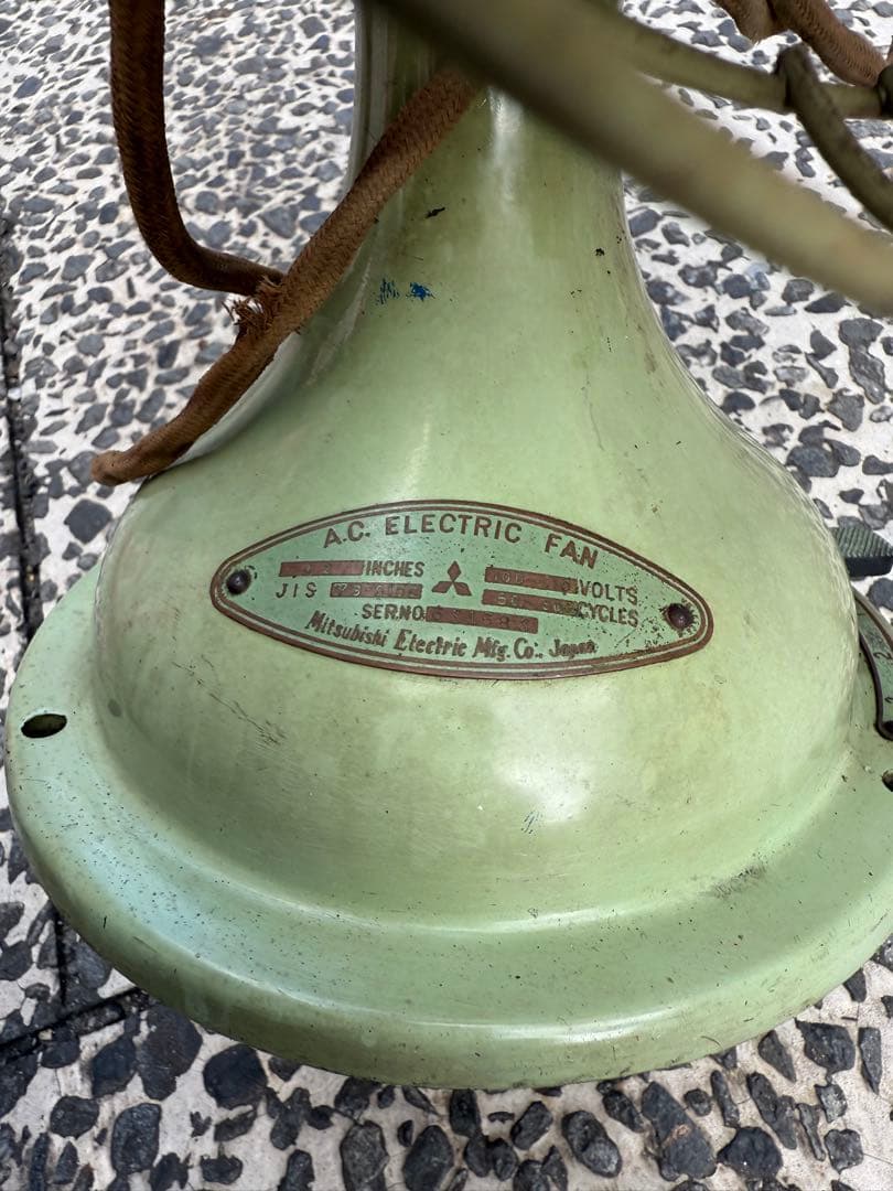 日*1様 三菱電機製の古い レトロ 卓上扇風機 グリーン 3枚羽アンティーク