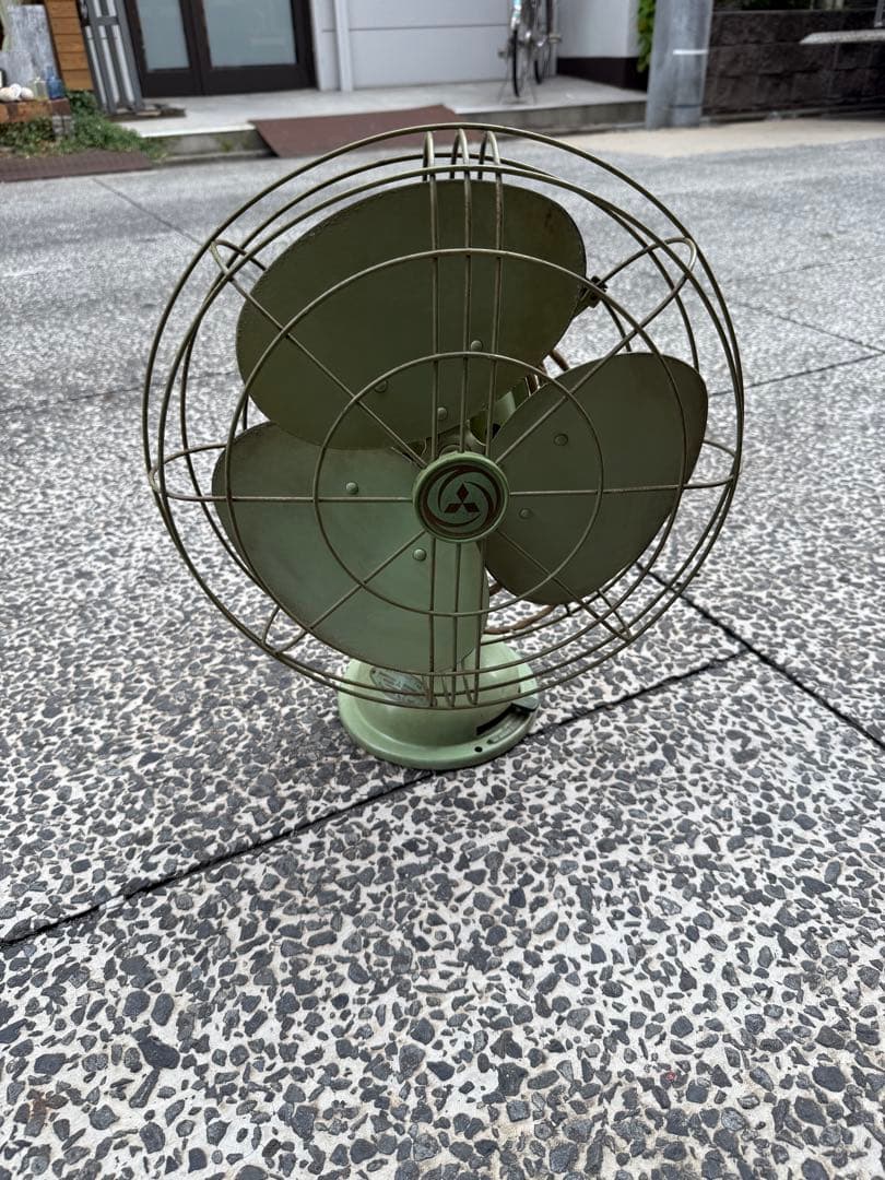日*1様 三菱電機製の古い レトロ 卓上扇風機 グリーン 3枚羽アンティーク