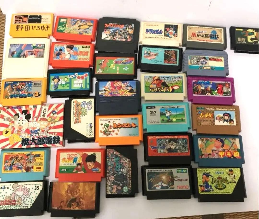 中古★ファミコン互換機 本体＆ファミュレーター カセット 約30本セット