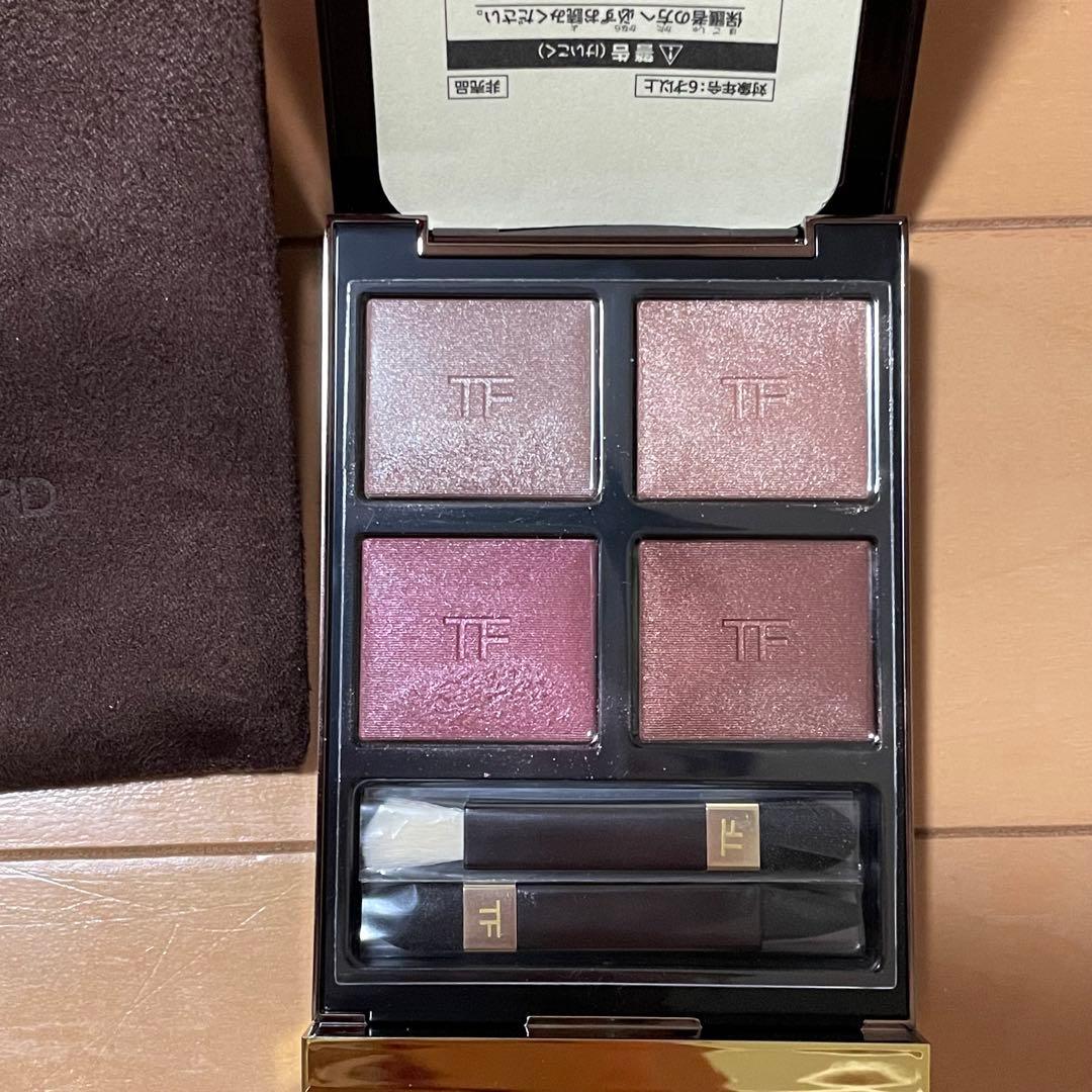 トムフォード　アイカラークォード　アイシャドウ　42A ヘイズィセンシュアリティ