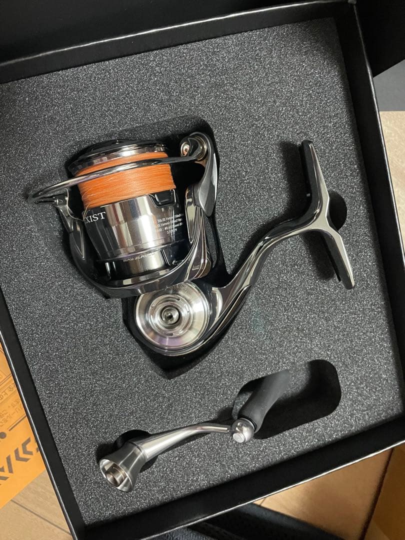 値下げ❗️現行モデル❗️ダイワ22イグジストLT2000S-P 極美品 付属品あり