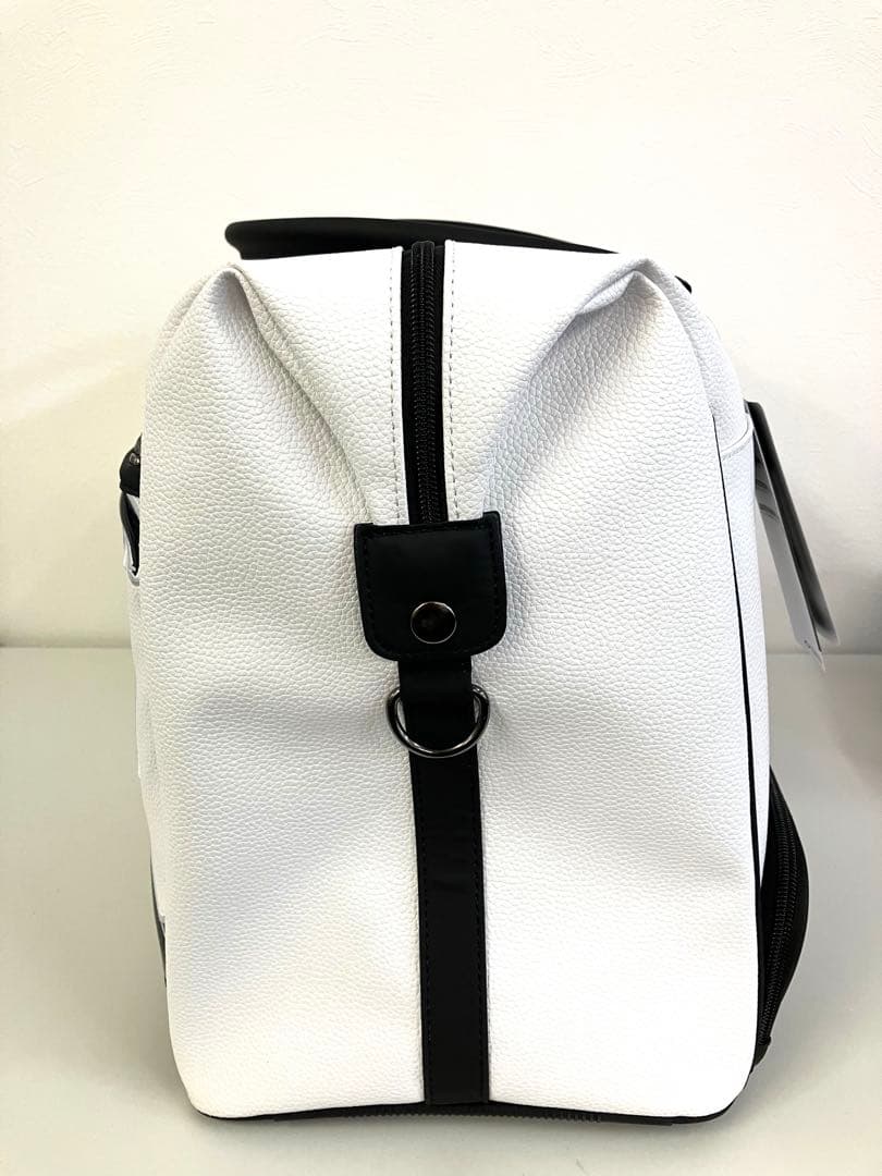 新品　オークリー　スカル　ボストンバッグ　ホワイト