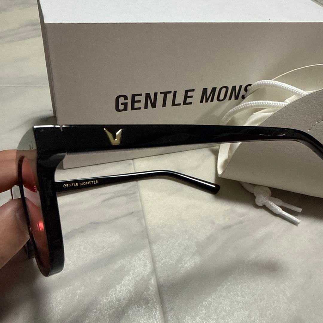 【美品】GENTLE MONSTER サングラス 赤レンズ 黒フレーム