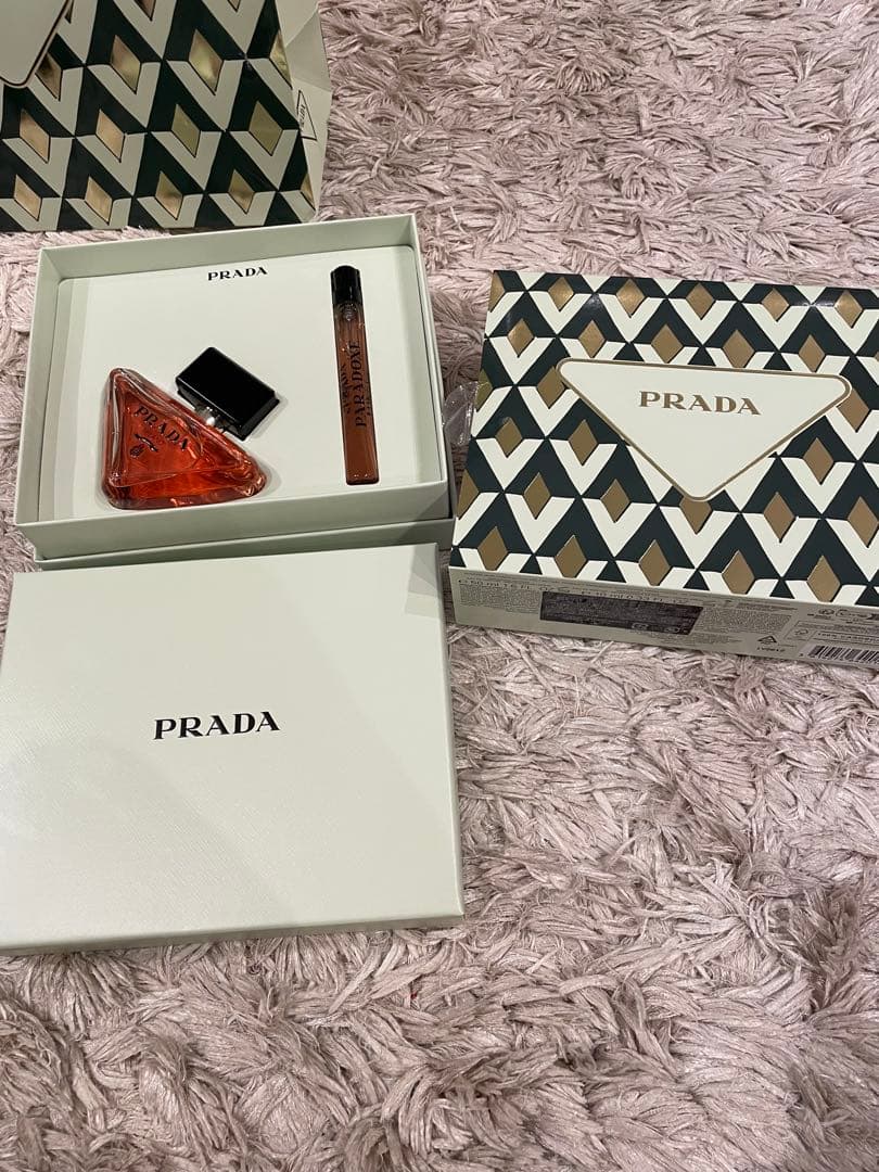 PRADA PARADOXE 10ml+50ml ホリデー限定プラダ　香水