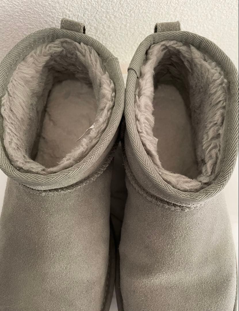 UGG クラシックウルトラミニ厚底ムートンブーツ