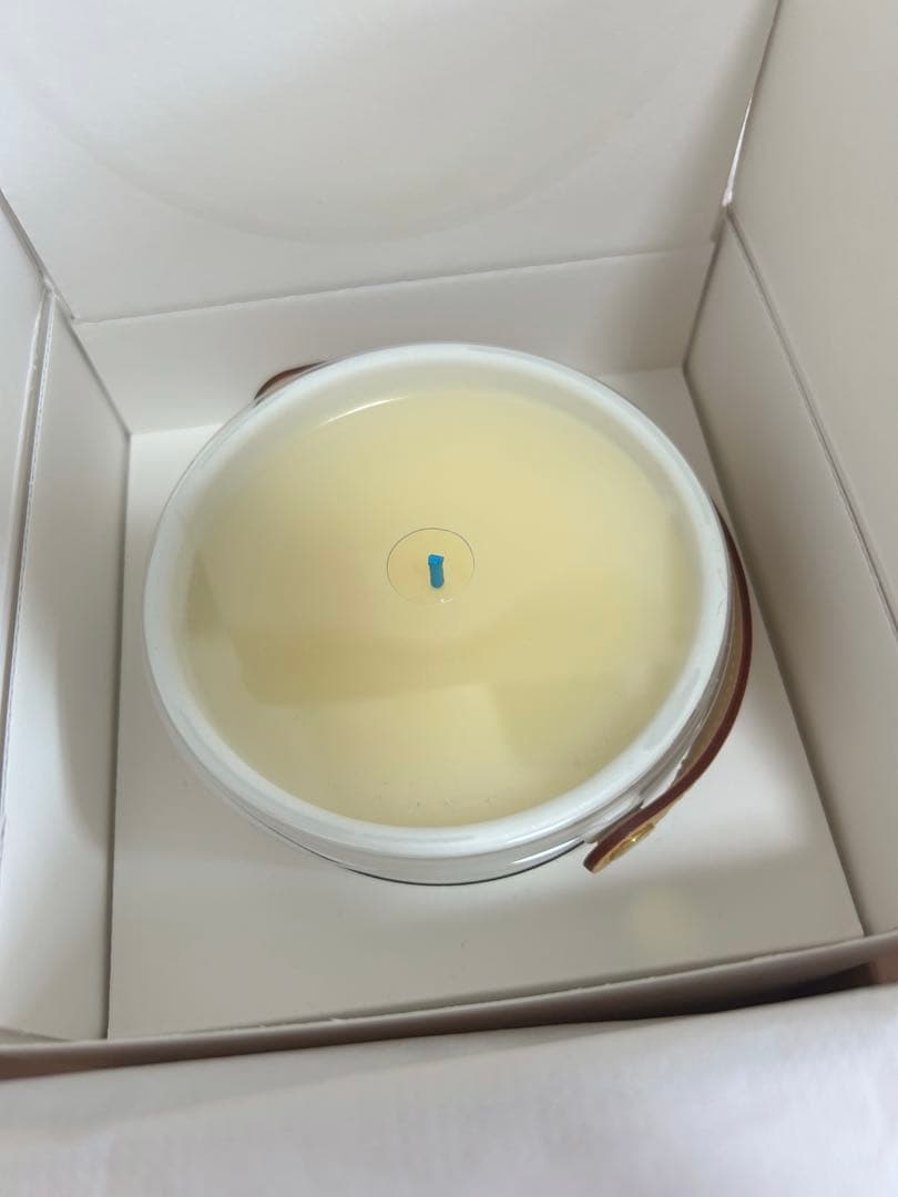 LOUIS VUITTON Ile Blanche 香り付きキャンドル