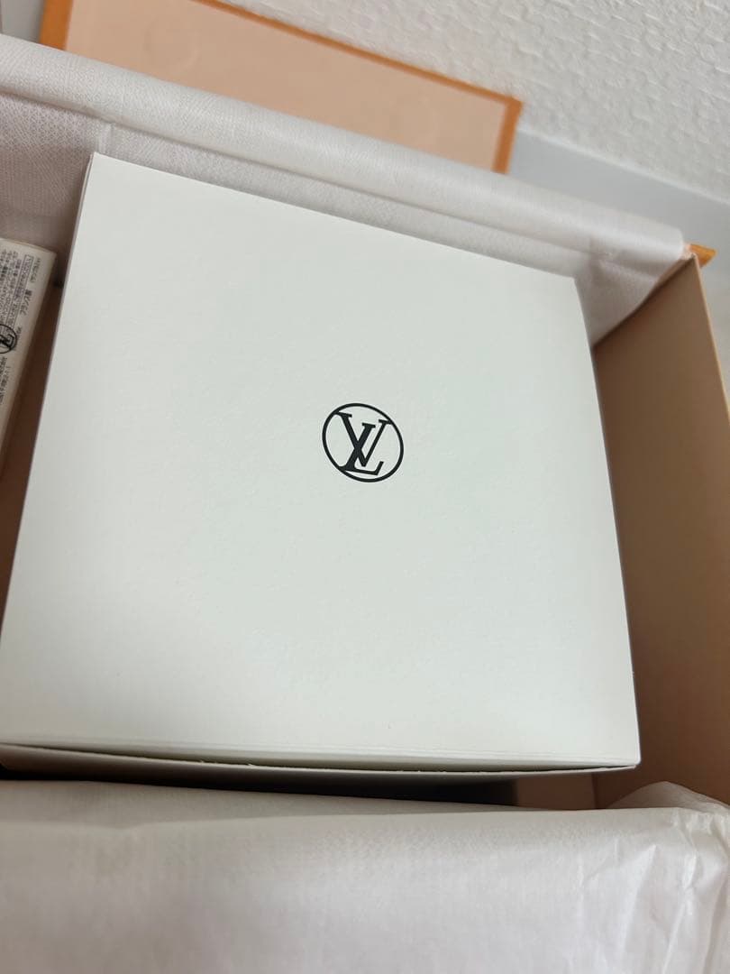 LOUIS VUITTON Ile Blanche 香り付きキャンドル