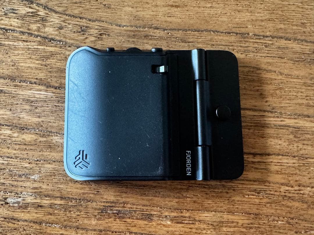 FJORDENフィヨルデン　iPhone15 Pro Maxカメラグリップ