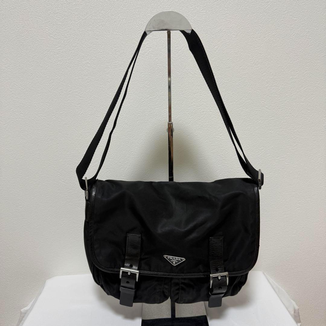 PRADA プラダ ショルダーバッグ メッセンジャー クロスボディ ボディバッグ