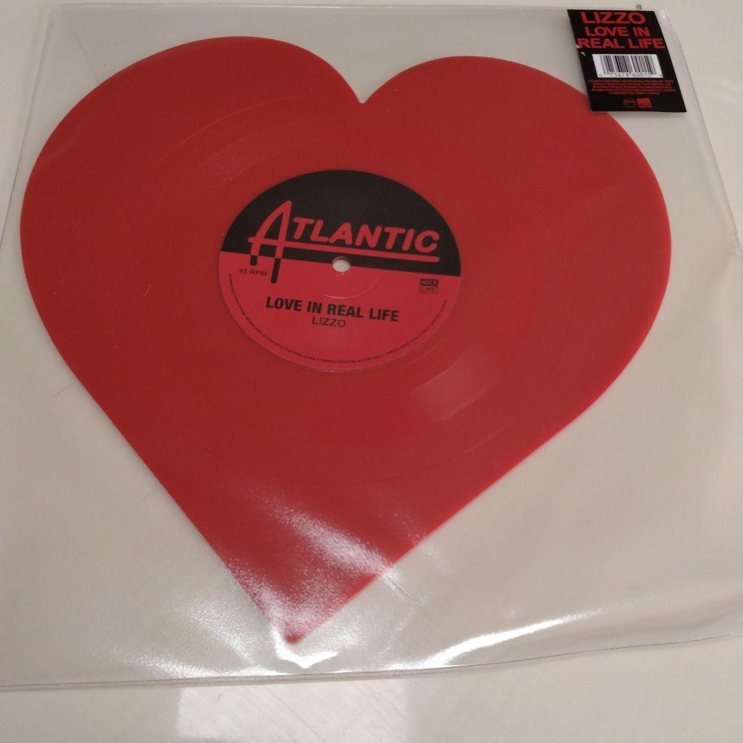 Lizzo ハート型レコードセット