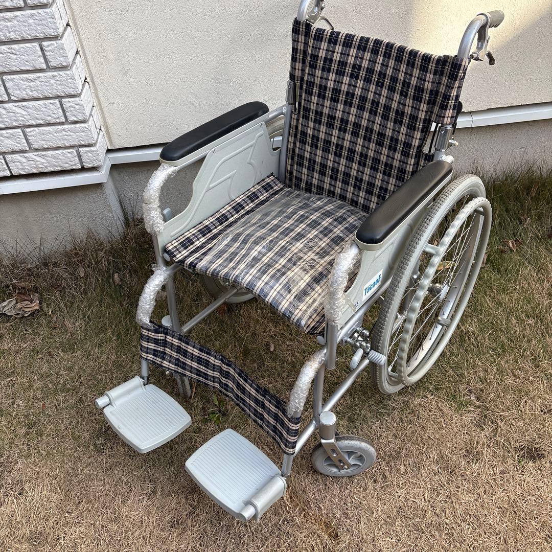 テイコブ　TacaoF 幸和製作所 ハンドブレーキ付きアルミ製車いす B-31