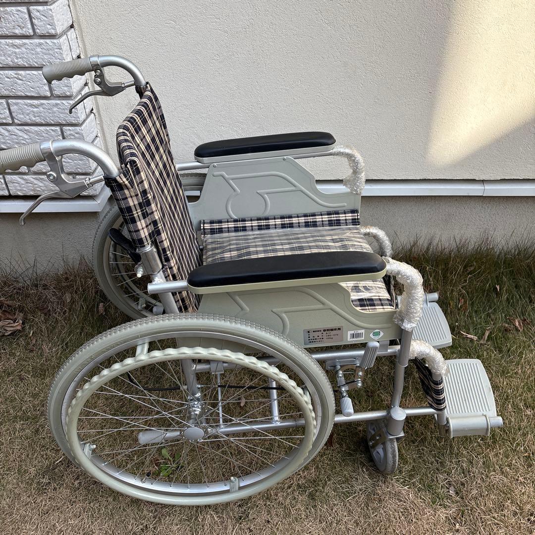 テイコブ　TacaoF 幸和製作所 ハンドブレーキ付きアルミ製車いす B-31