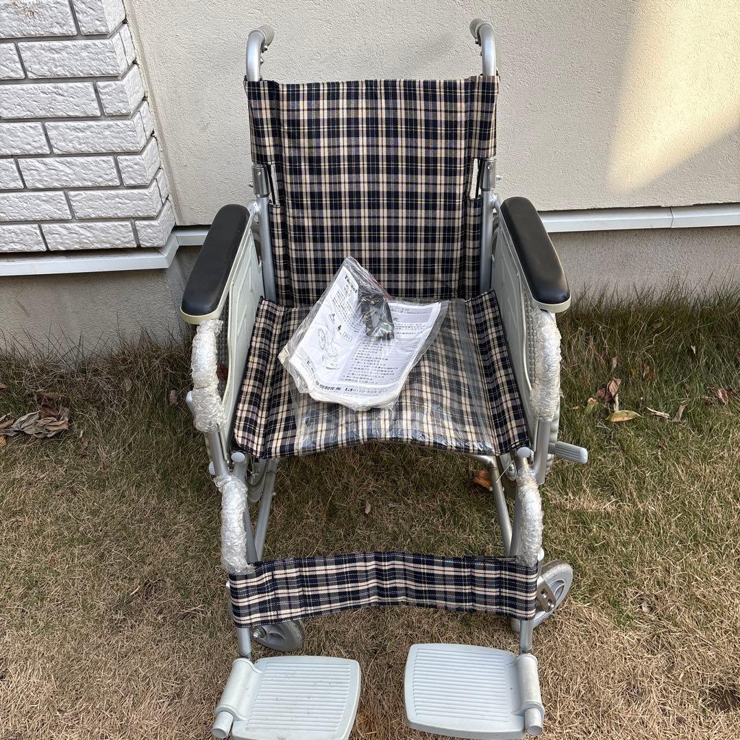 テイコブ　TacaoF 幸和製作所 ハンドブレーキ付きアルミ製車いす B-31