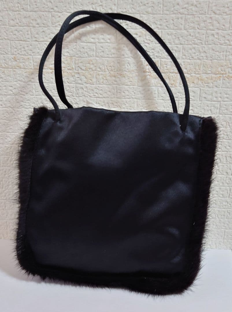 最後　新品　プラダ　バッグ　シルクサテン　ミンク　パーティーバッグ　ブラック
