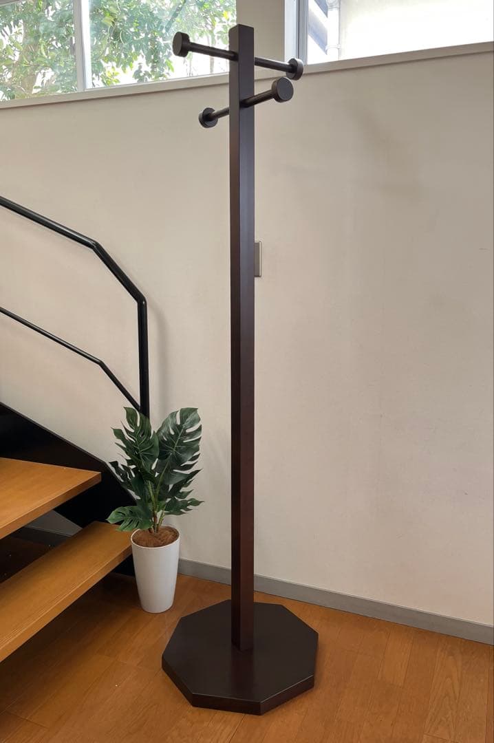 イトーキ　コートハンガー　8.5万　北欧スタイル　ポールハンガー　モダンリビング