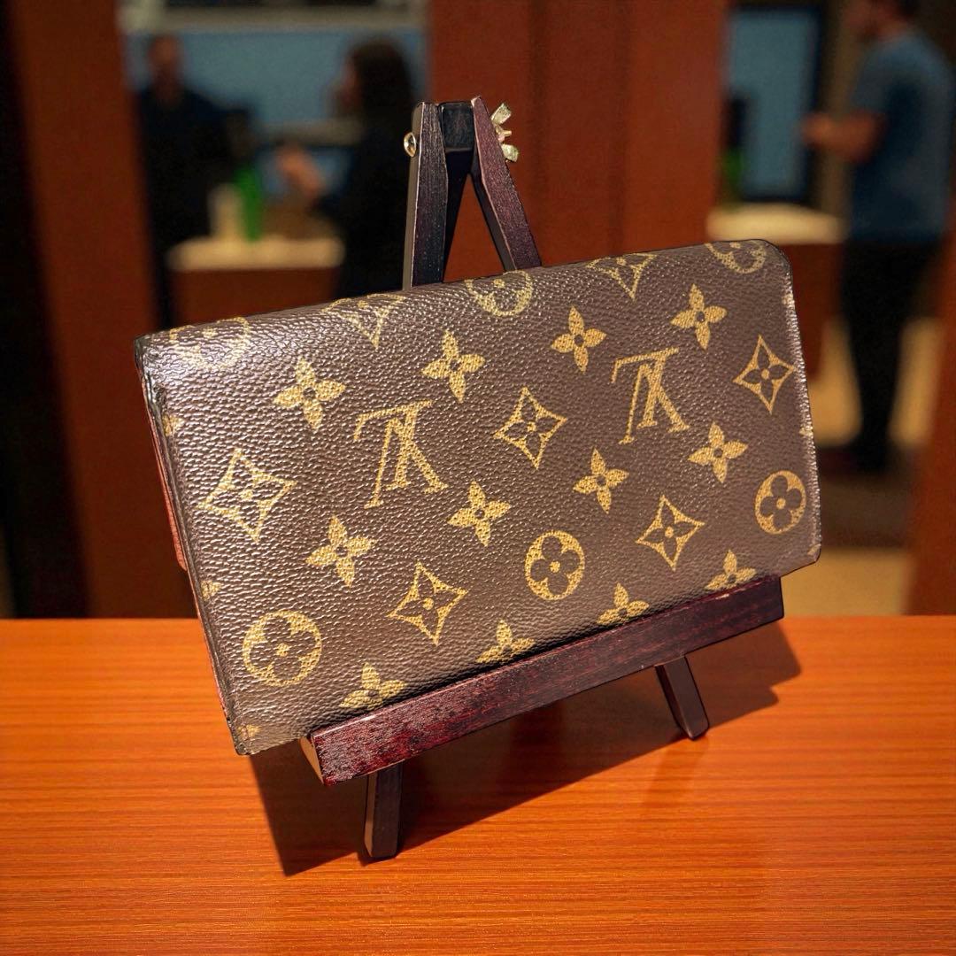 ルイヴィトン ポルトフォイユ インターナショナル モノグラム 三つ折り 長財布