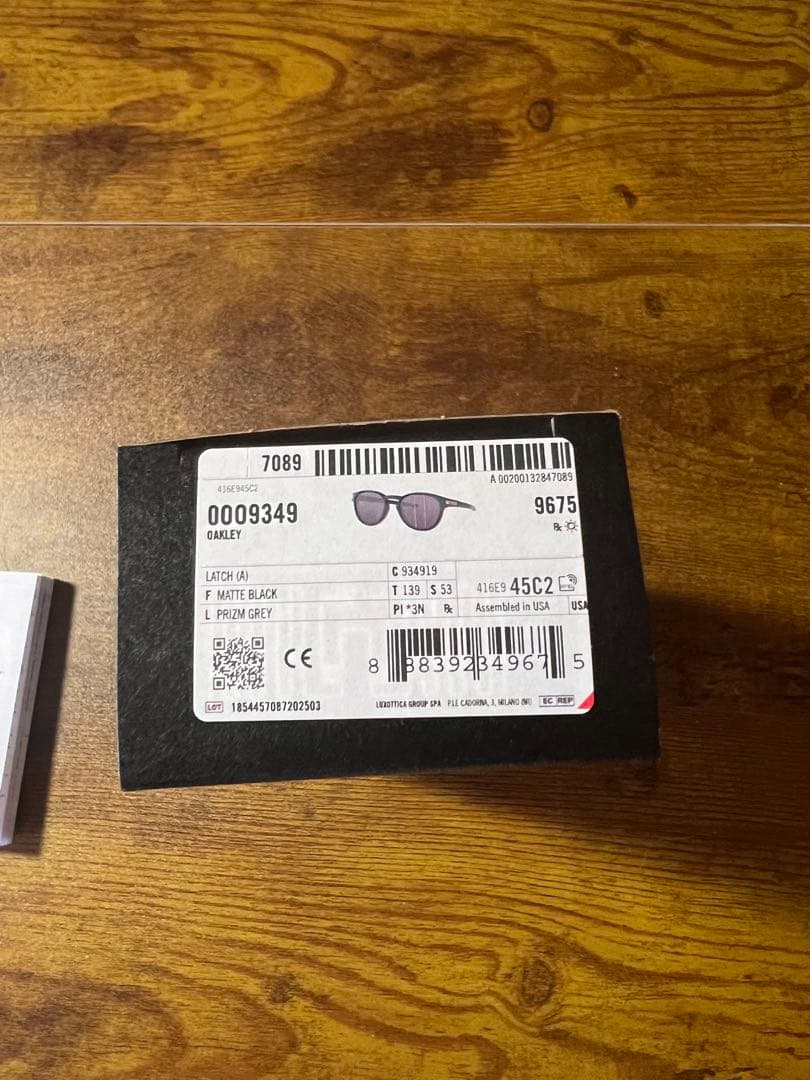 Oakley Latchブラック サングラス