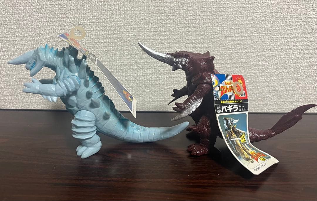 電光超人グリッドマン ブリザラー バキラ マグネガウス タグ付き ソフビ