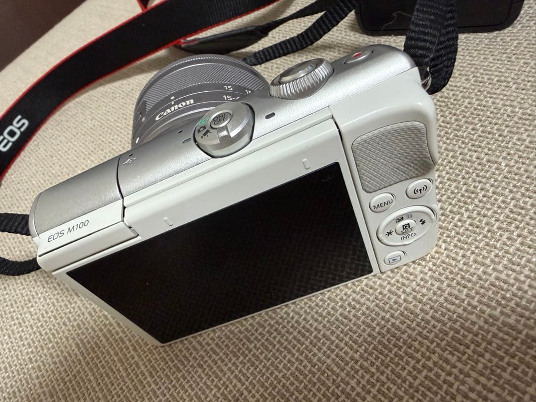 CANON EOS M100 ミラーレス一眼カメラ