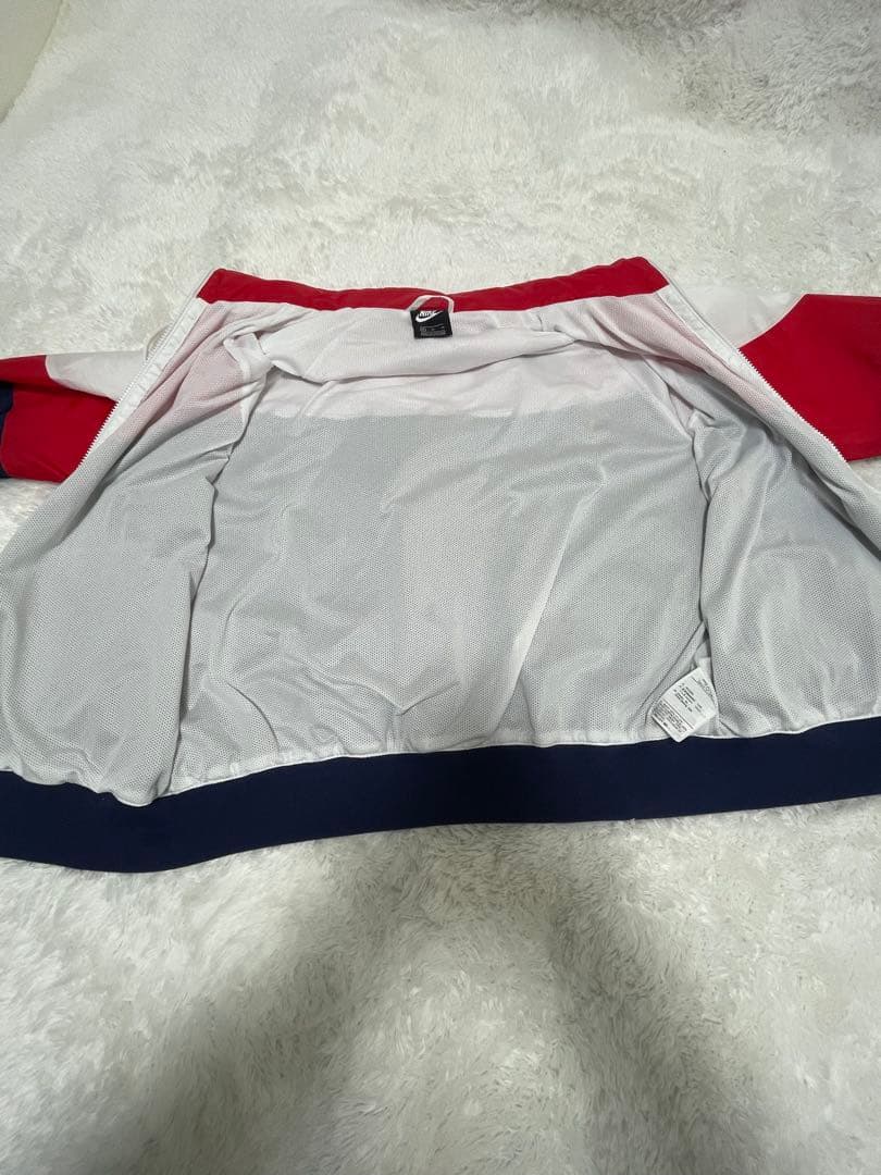 ゆ*ろ様 NIKE ナイロンジャケット ベイビーわるきゅーれ 伊澤彩織、まひろX