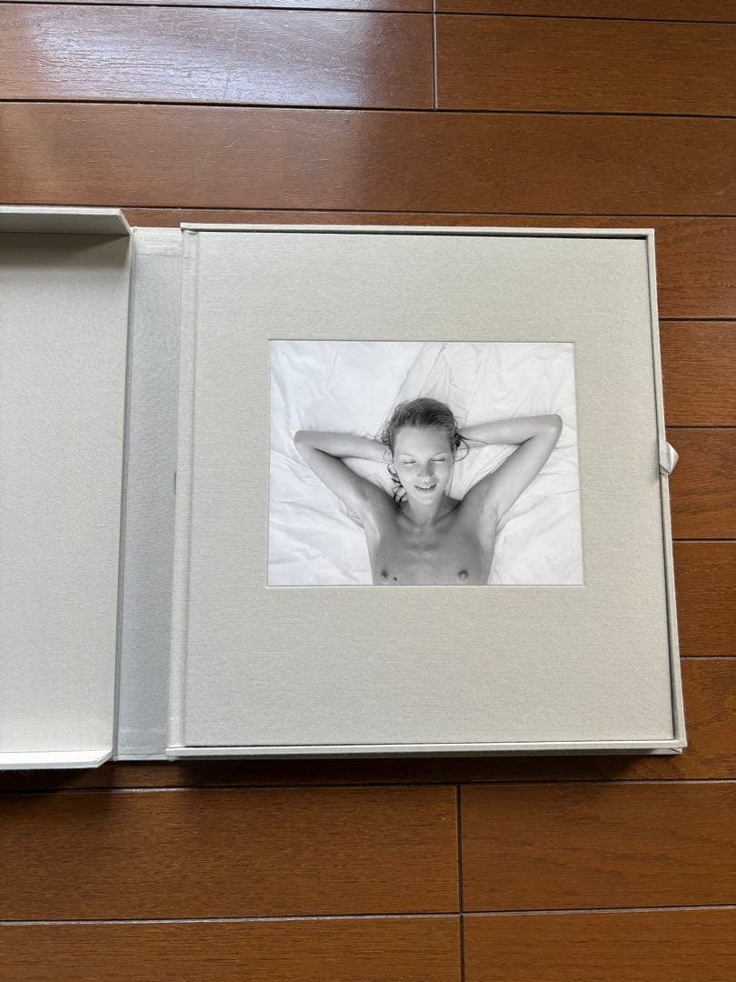 KATE by Mario Sorrenti アートブック