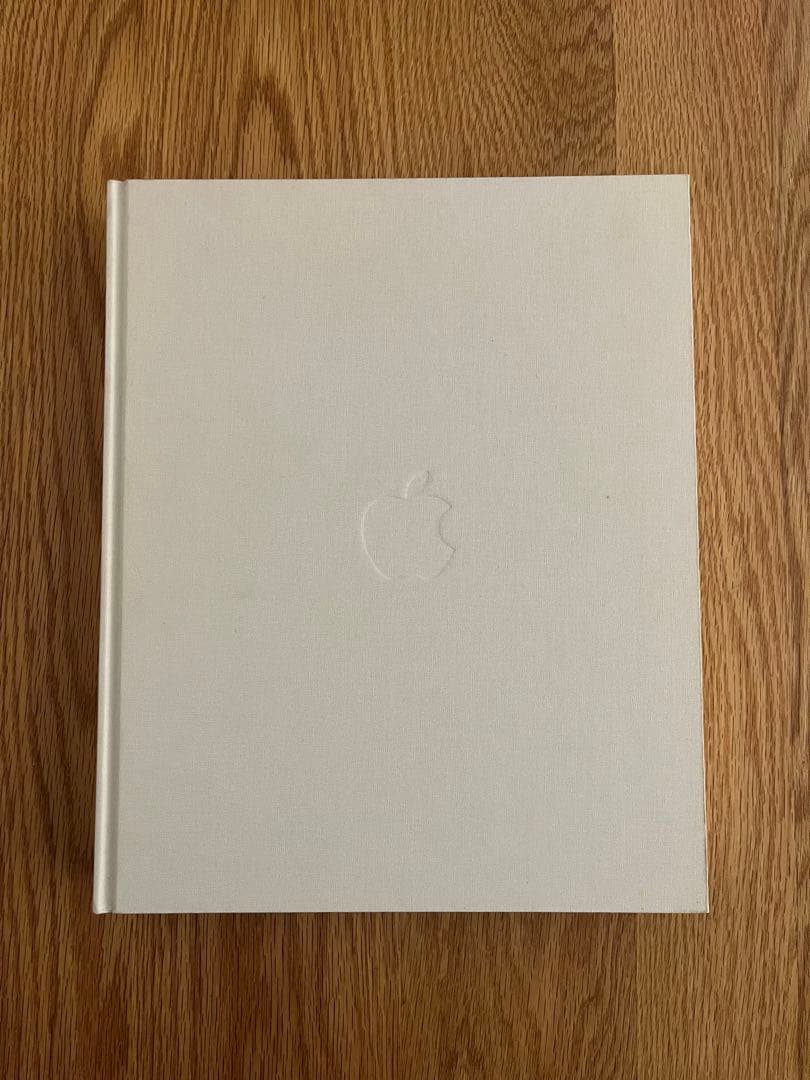 Designed by Apple in california 書籍（小）