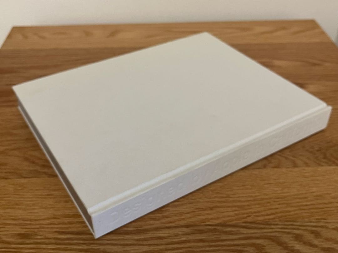 Designed by Apple in california 書籍（小）