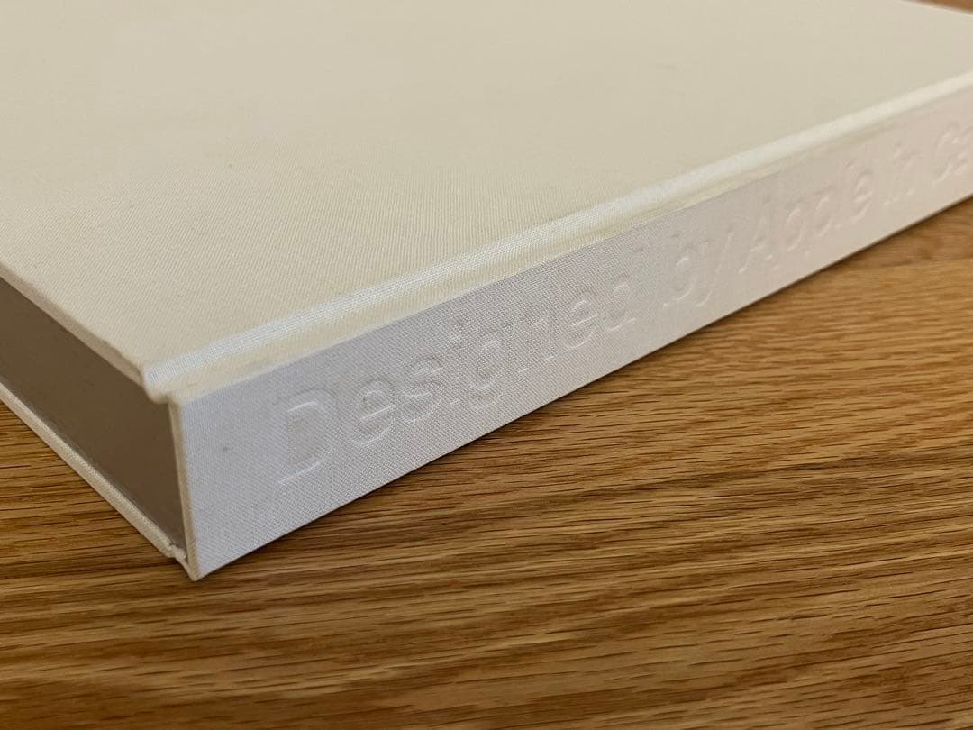 Designed by Apple in california 書籍（小）