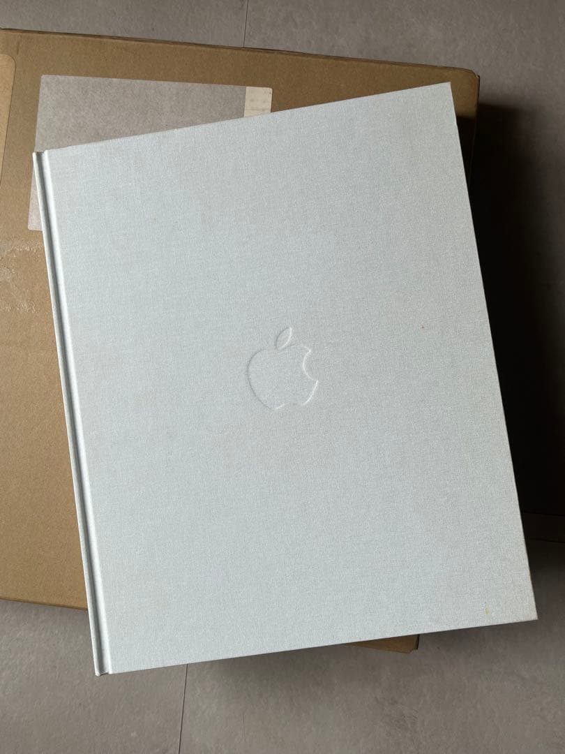 Designed by Apple in california 書籍（小）