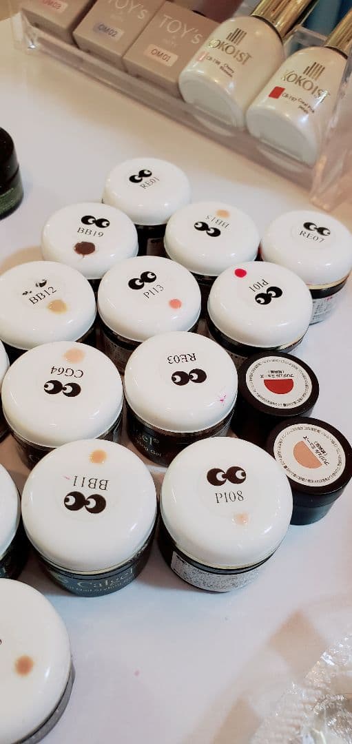 送料込！プリ・カル・エースのジェルネイル☆計33色！カラーチャート付き☆