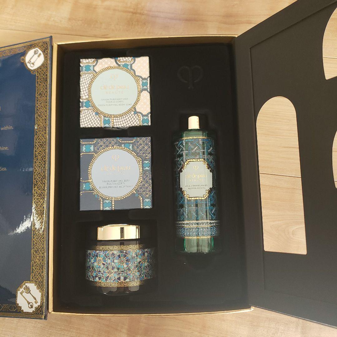 クレ・ド・ポ― ボーテ 限定ギフト
コフレセジュールアラメールモルトⅠ