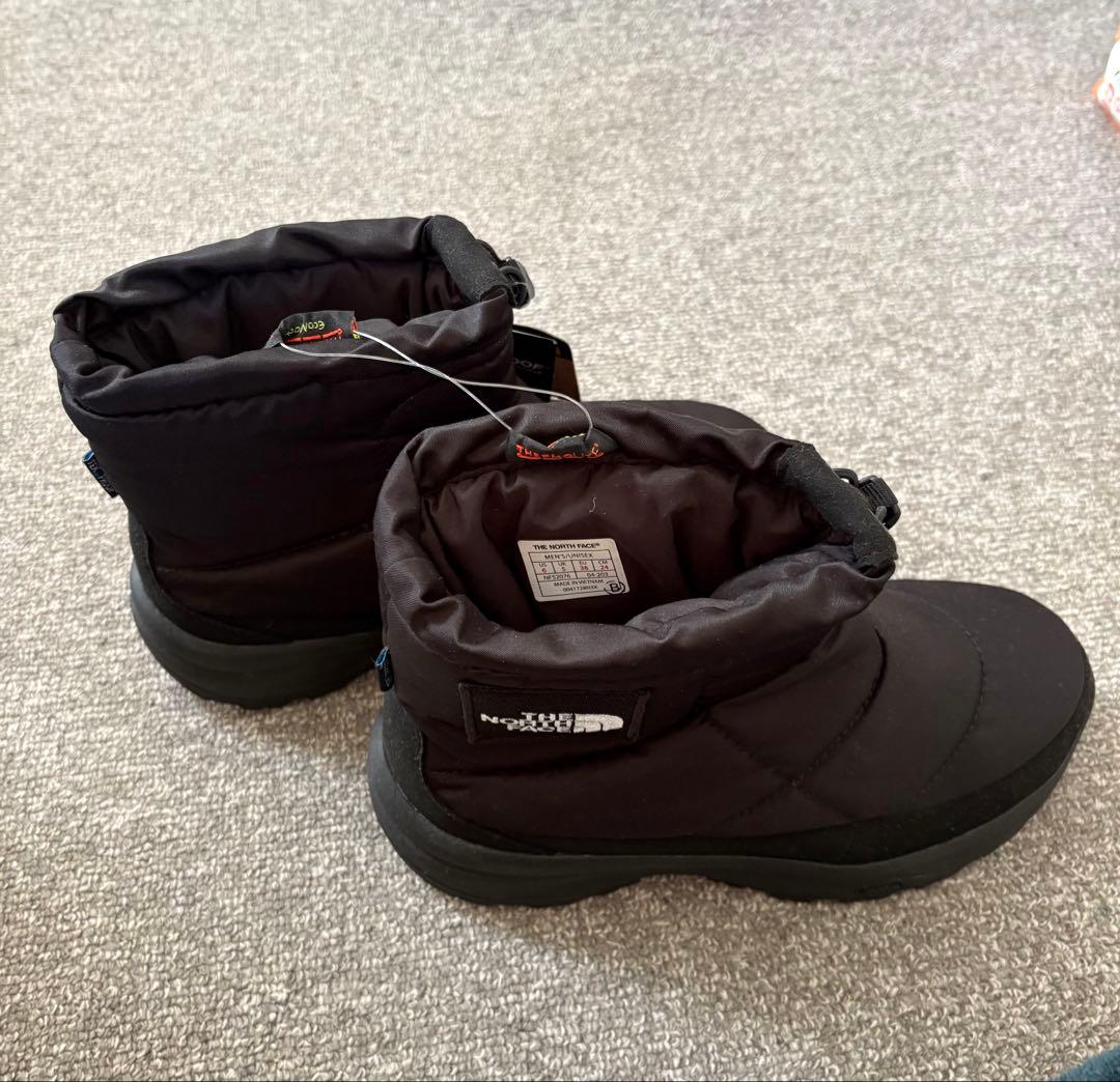 ノースフェイス　Nuptse Bootie WP Logo short 24新品