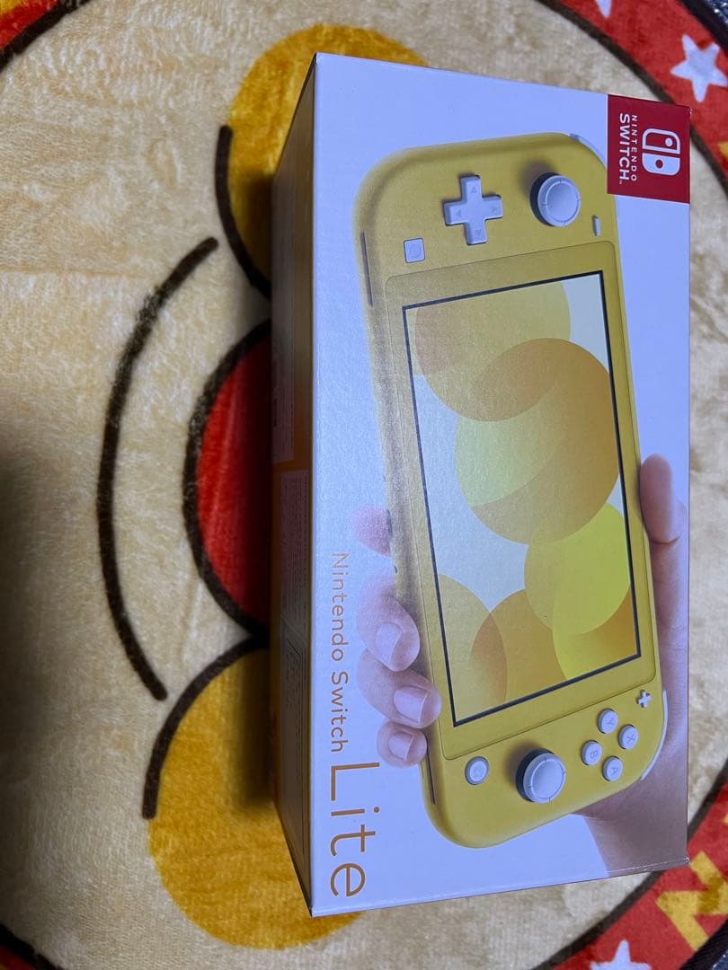 Switch Lite イエロー 本体 + ケース + ゲーム美品です！