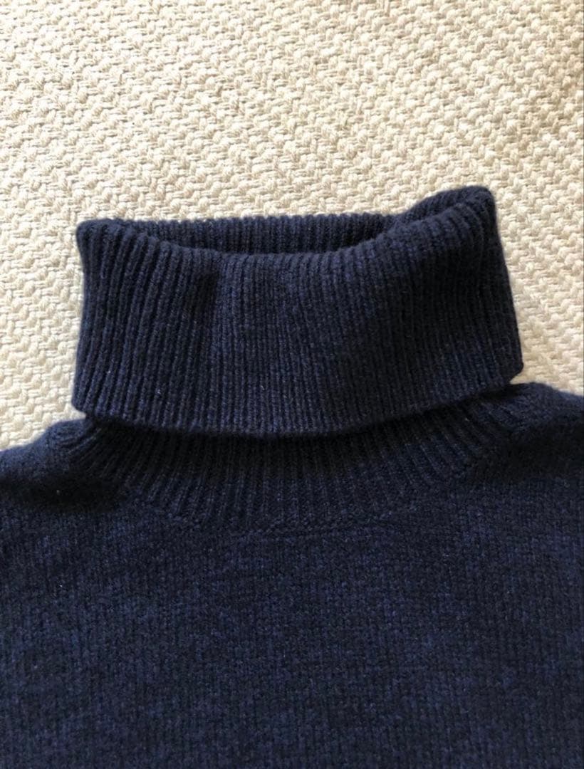COMOLIコモリ　ラムズウールタートルネックニット　N03-06007