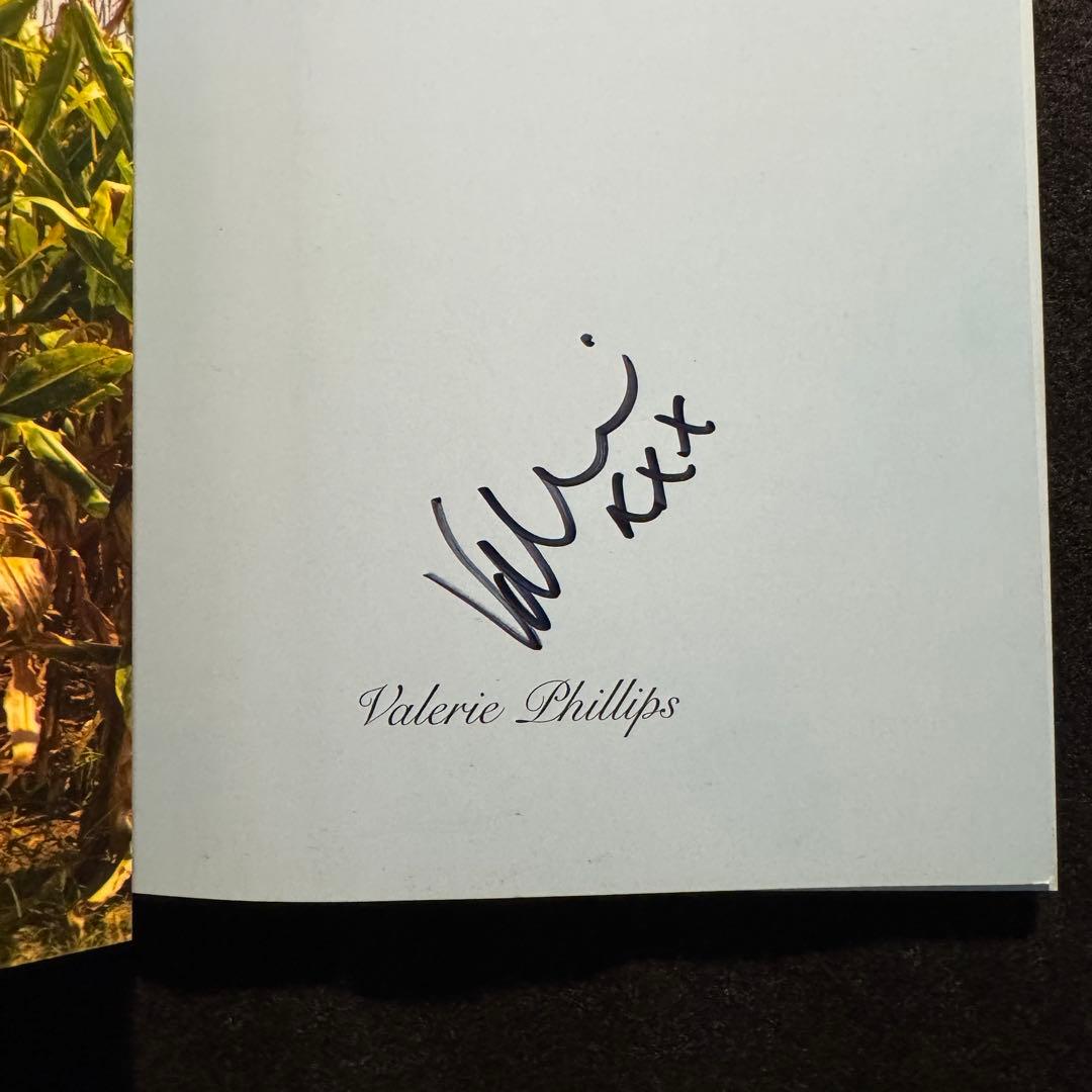 サイン本 Amber is for caution ヴァレリーフィリップス