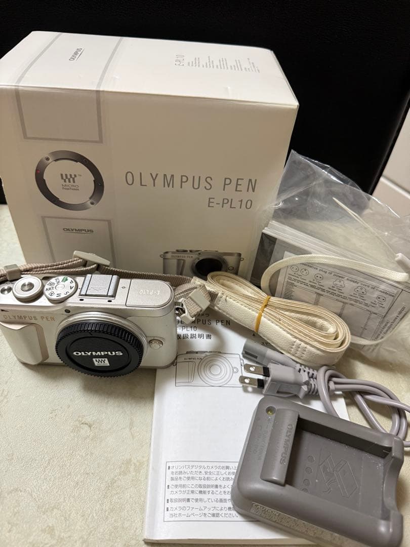 【ジャンク品】OLYMPUS PEN E-PL10 シルバー 本体ストラップ付き